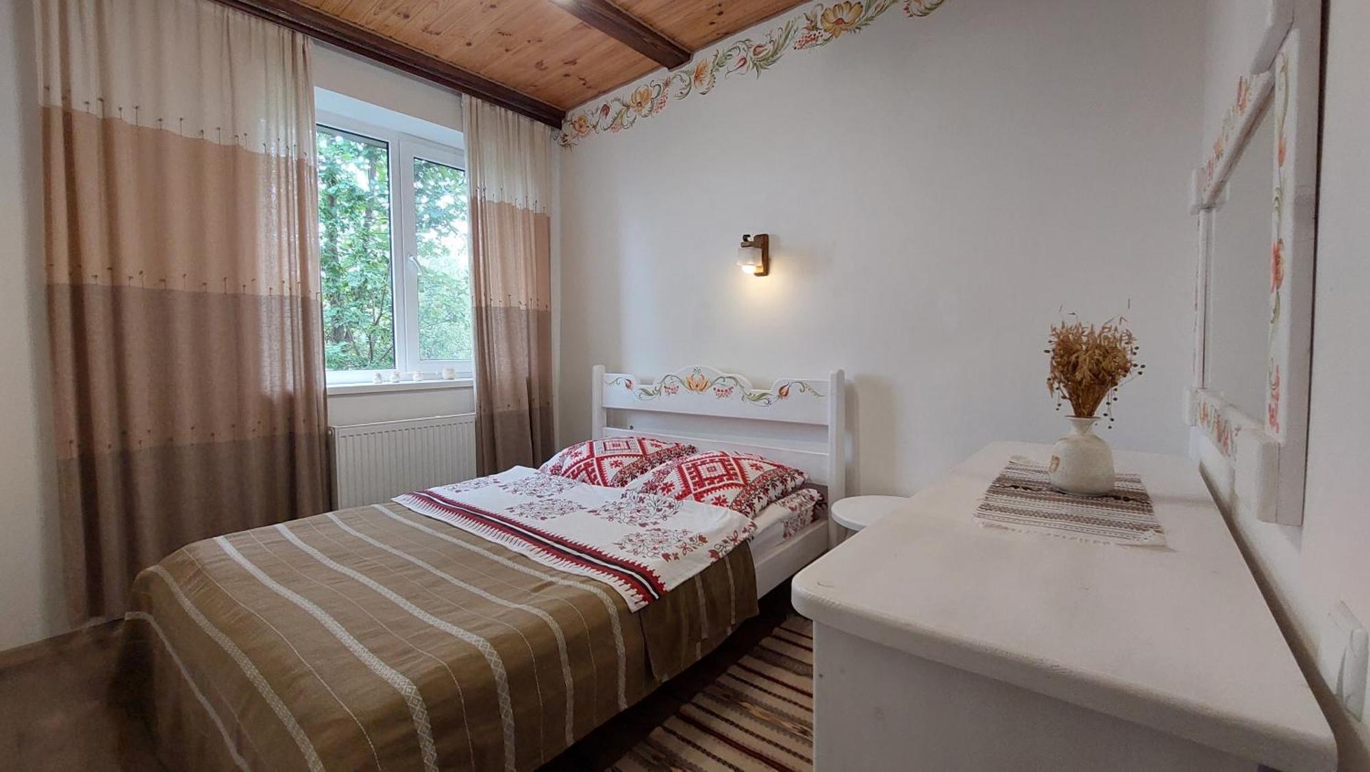 Петриківка Slavske Bagian luar foto